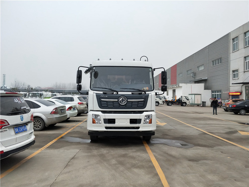 18吨 东风天锦压缩垃圾车