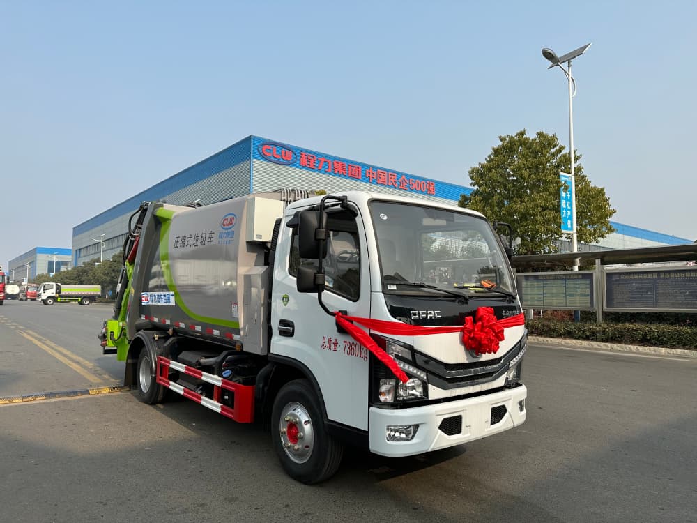  7方东风压缩垃圾车