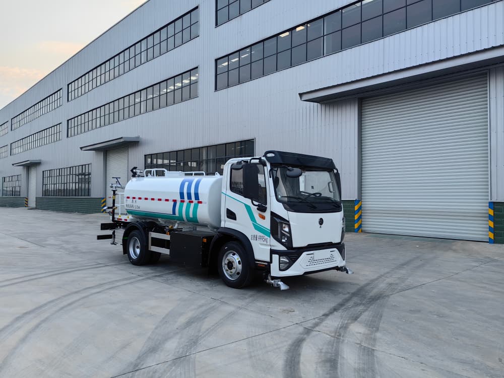 10t 纯电动洒水车