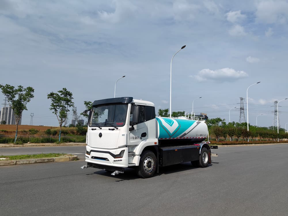 18t纯电动洒水车